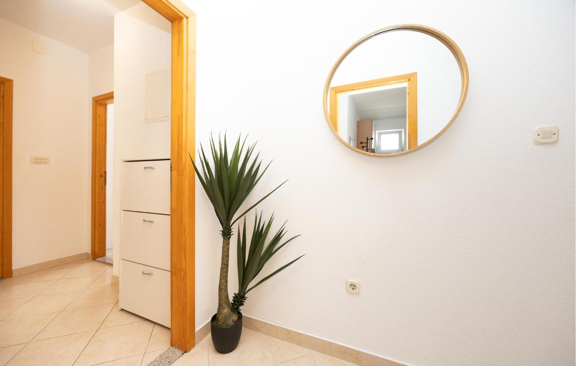 Stunning Apartment In Makarska Eksteriør bilde