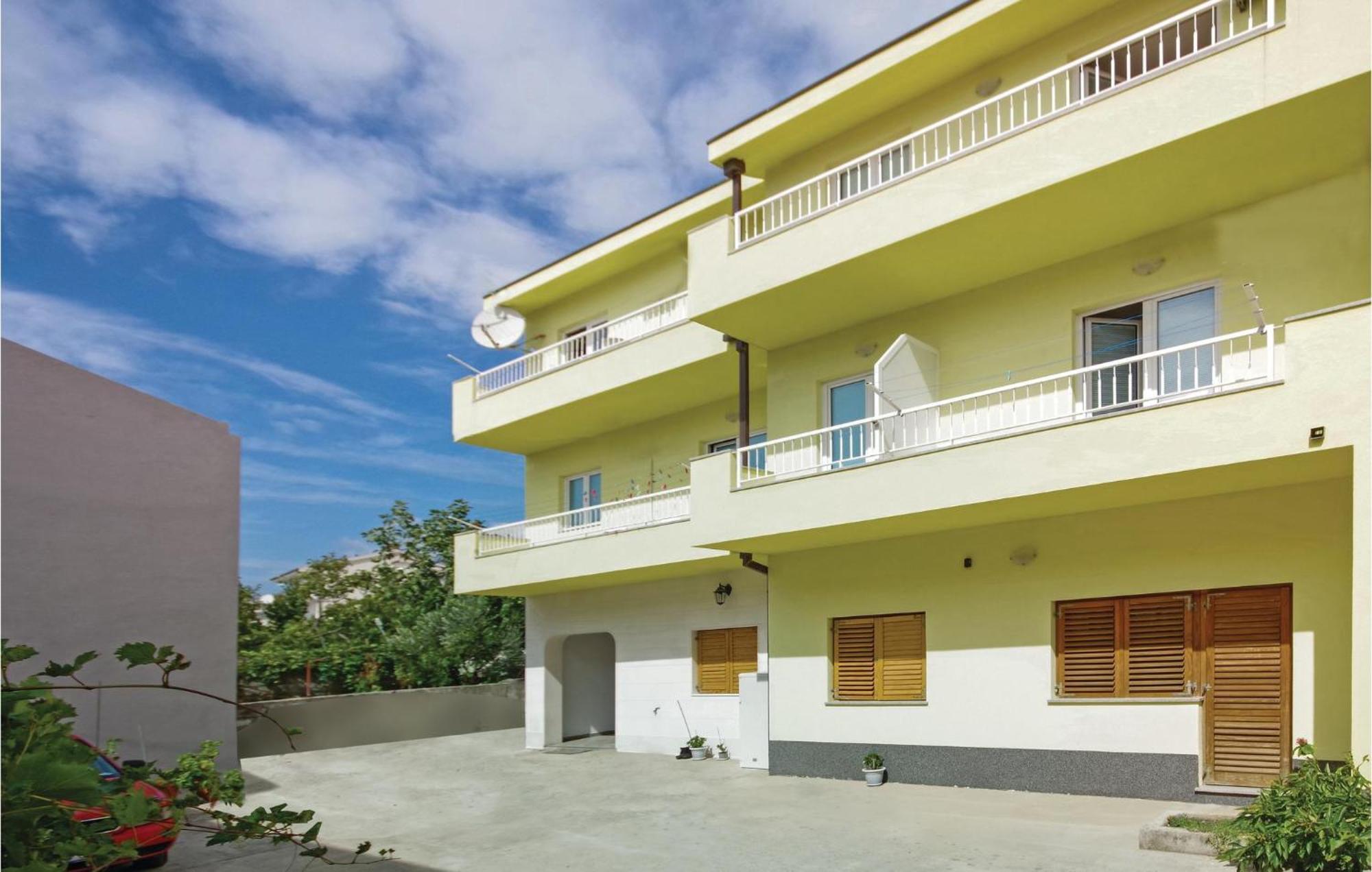 Stunning Apartment In Makarska Eksteriør bilde